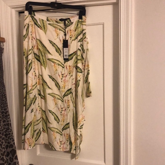 BCBGMAXAZRIA Bird of paradise skirt Size M - Picture 5 of 6